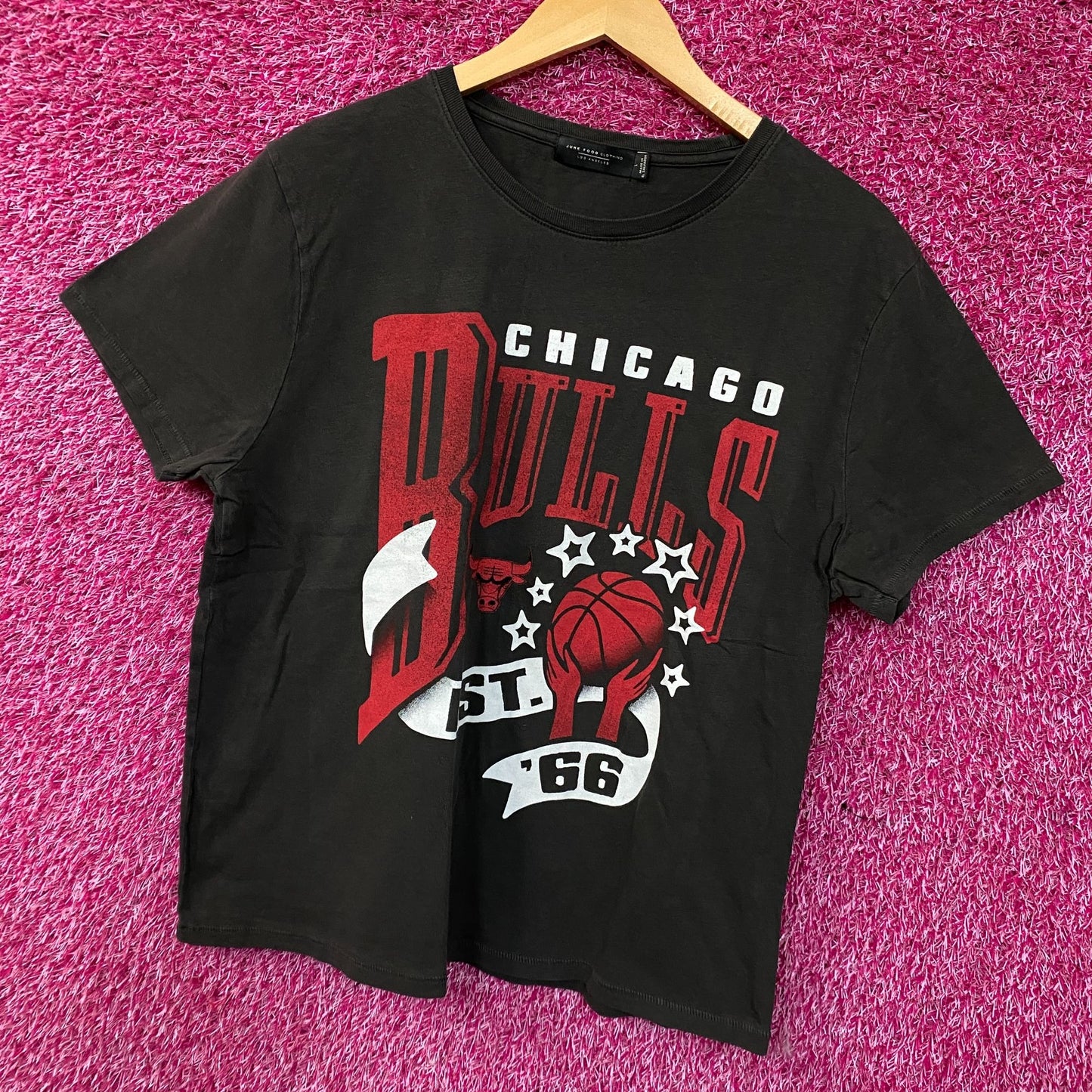 Junk Food New Era Chicago Bulls Sports Graphic Women's T-shirt Large