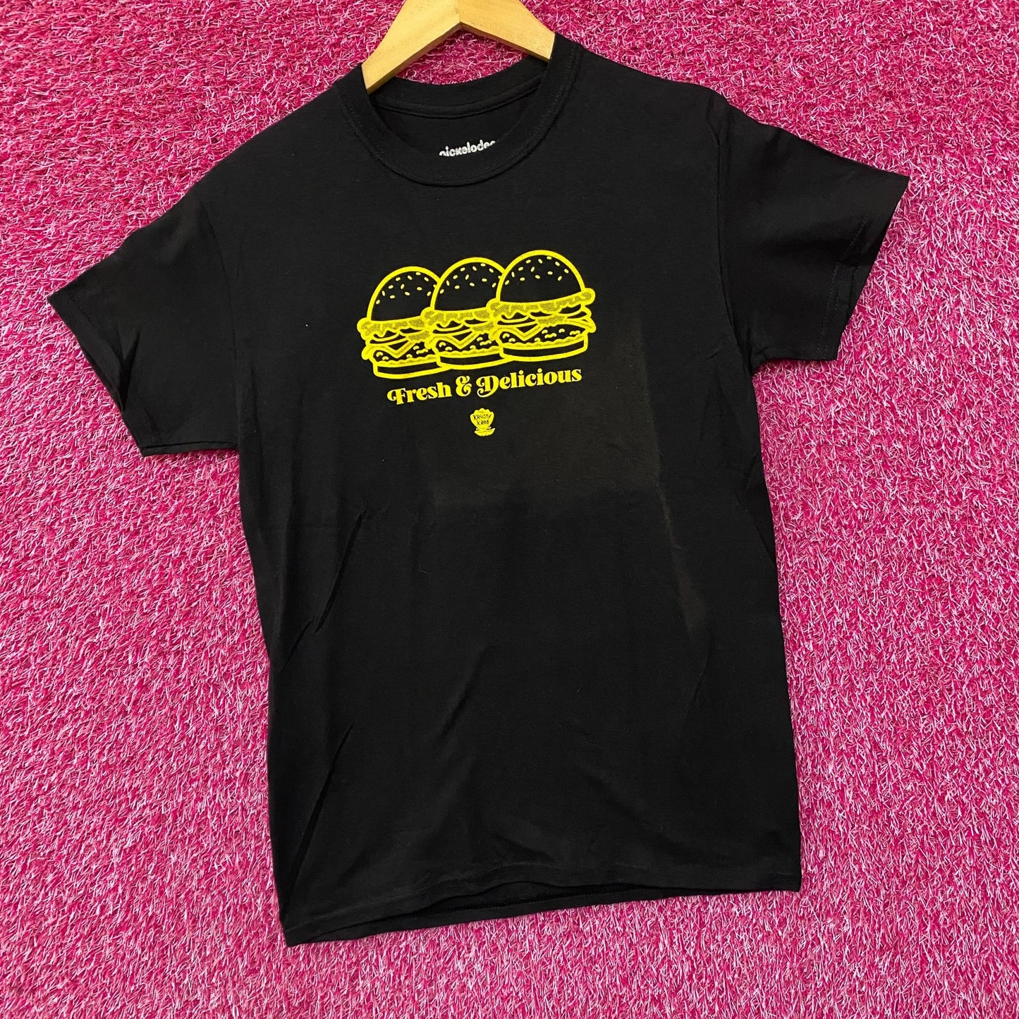 Nickelodeon SpongeBob SquarePants Krusty Crab Fresh & Delicious T-Shirt Small