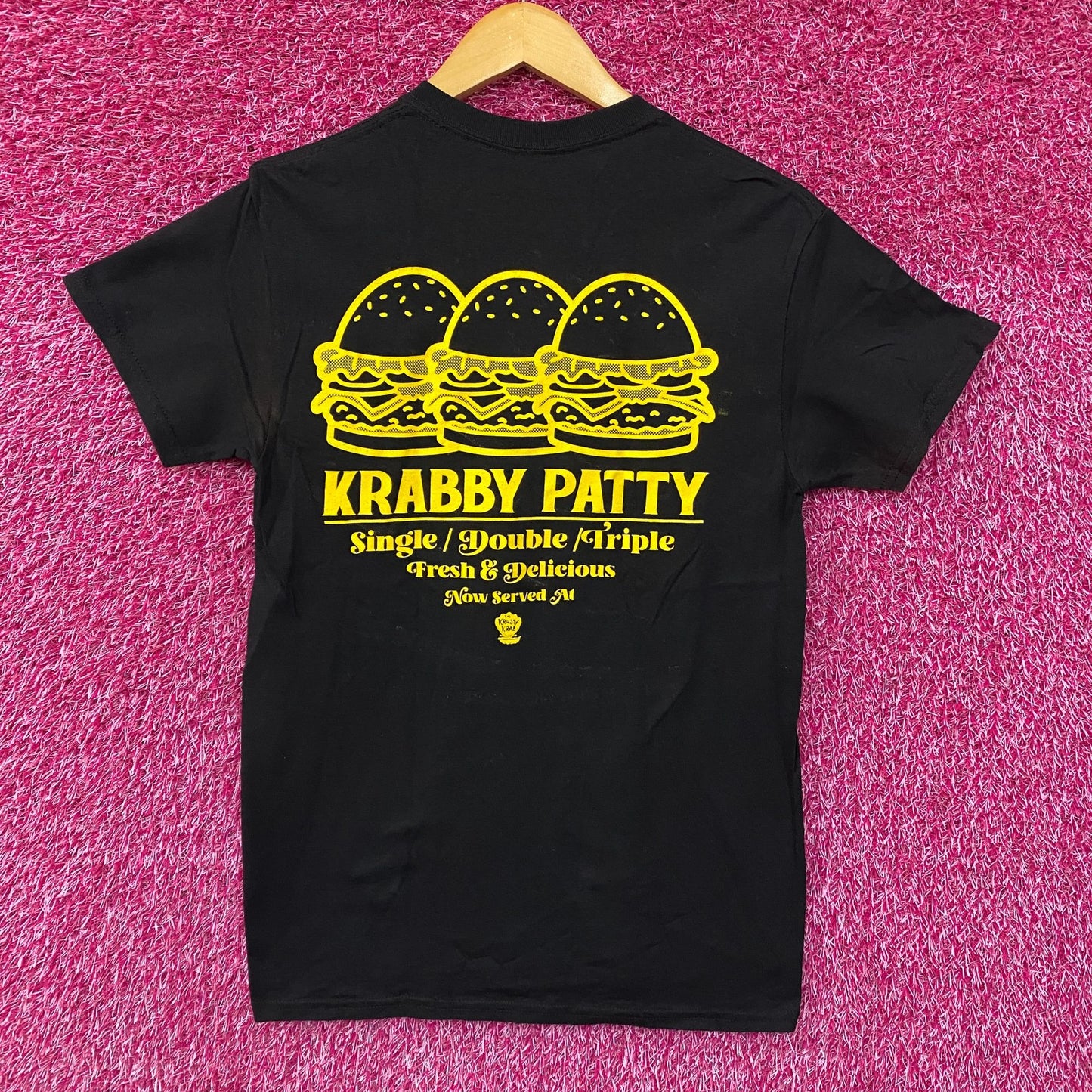 Nickelodeon SpongeBob SquarePants Krusty Crab Fresh & Delicious T-Shirt Small