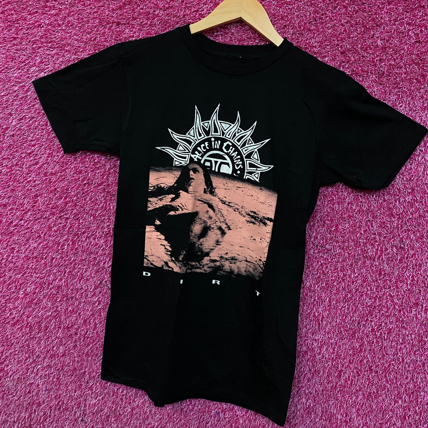 Alice in Chains Dirt Album Sun Logo T-Shirt Small
