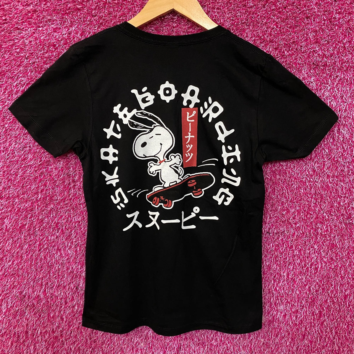 Peanuts Snoopy Skateboarding Japanese Graphic T-Shirt Medium
