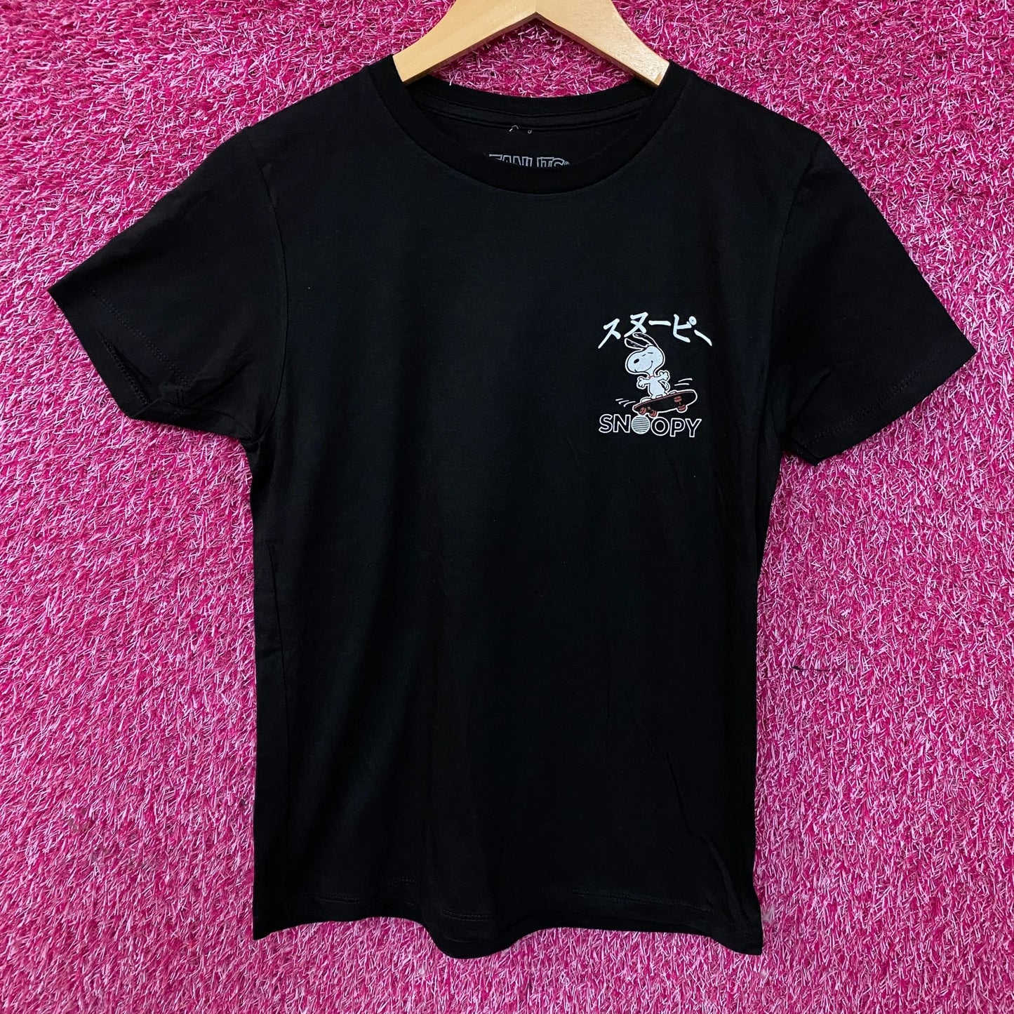 Peanuts Snoopy Skateboarding Japanese Graphic T-Shirt Medium