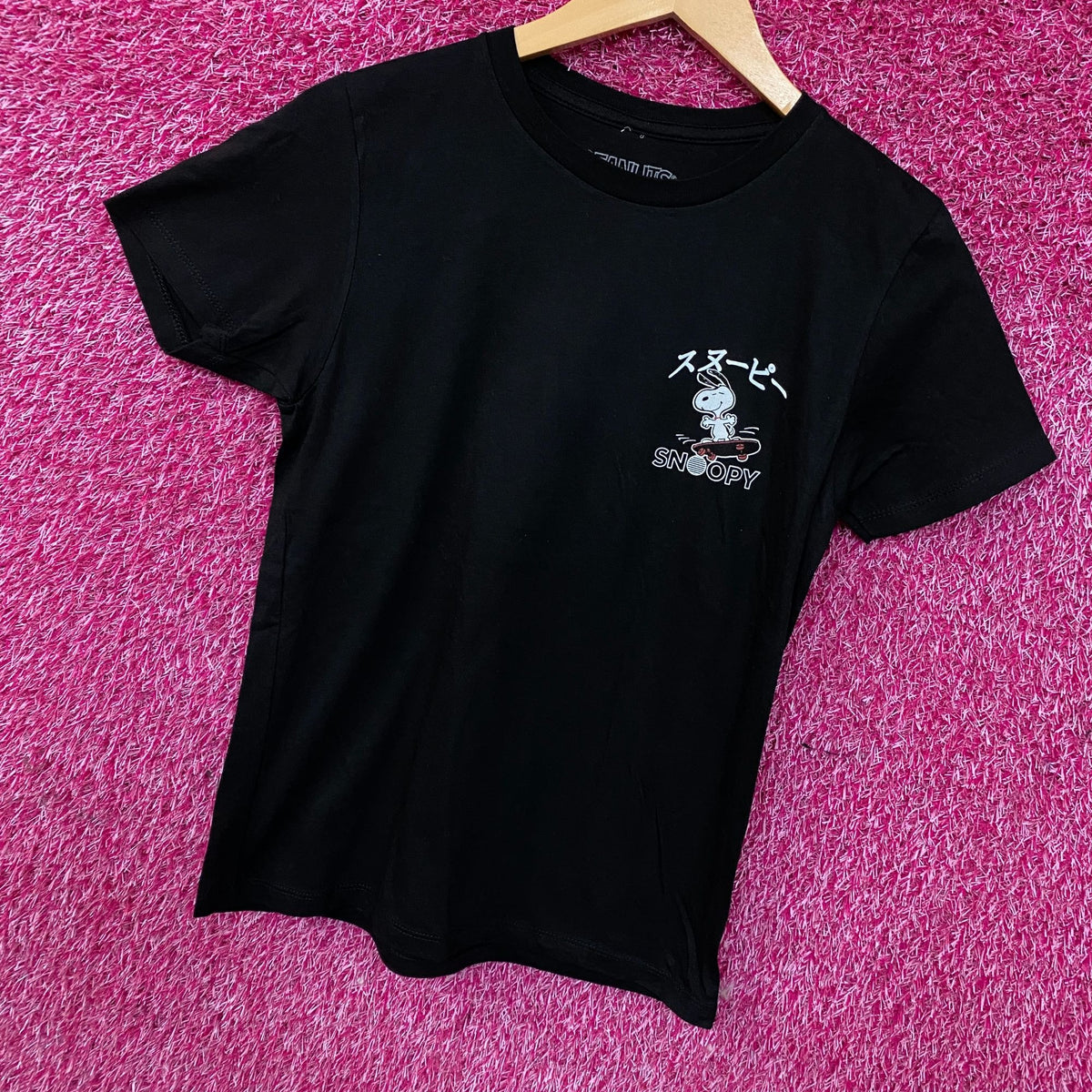 Peanuts Snoopy Skateboarding Japanese Graphic T-Shirt Medium