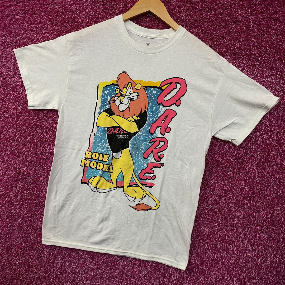 D.A.R.E. Daren the Lion Role Model Graphic T-Shirt Medium
