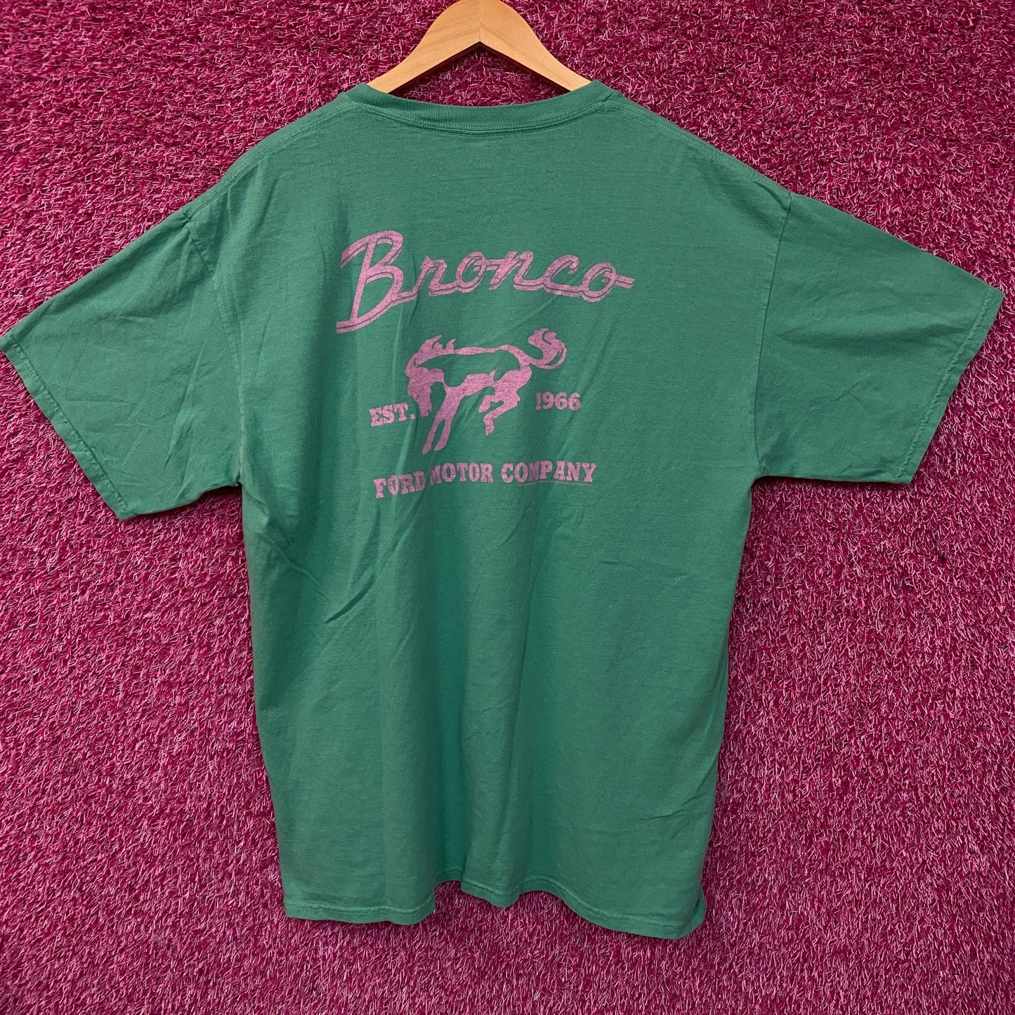 Ford Bronco Ford Motor Company Graphic T-Shirt Large