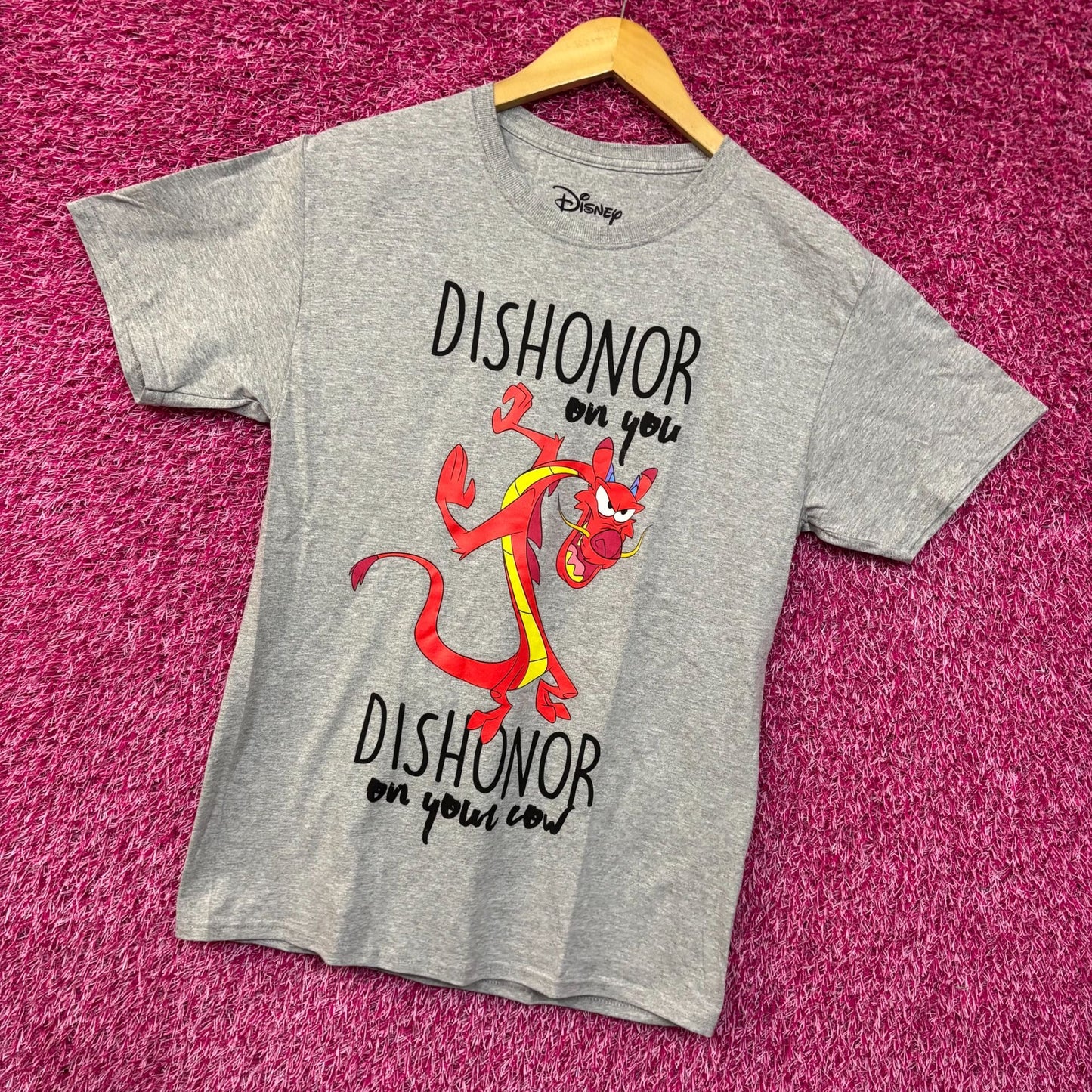 Disney Mulan Mushu Dishonor On Your Cow Disney Movie Classic T-Shirt Small