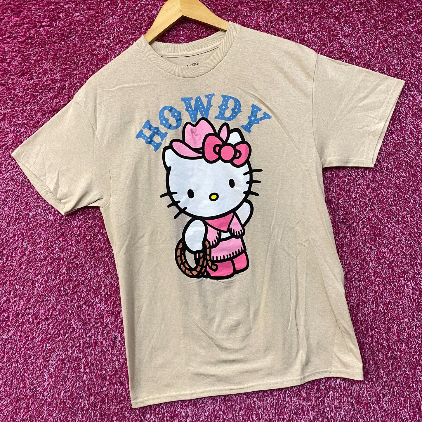 Sanrio Hello kitty Cowgirl Howdy by Sanrio T-Shirt Size Medium