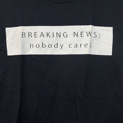 Breaking News: Nobody Cares graphic T-Shirt Small