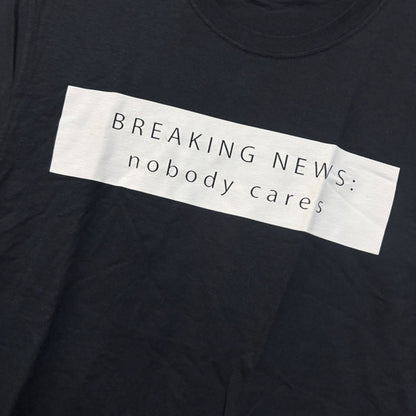 Breaking News: Nobody Cares graphic T-Shirt Small