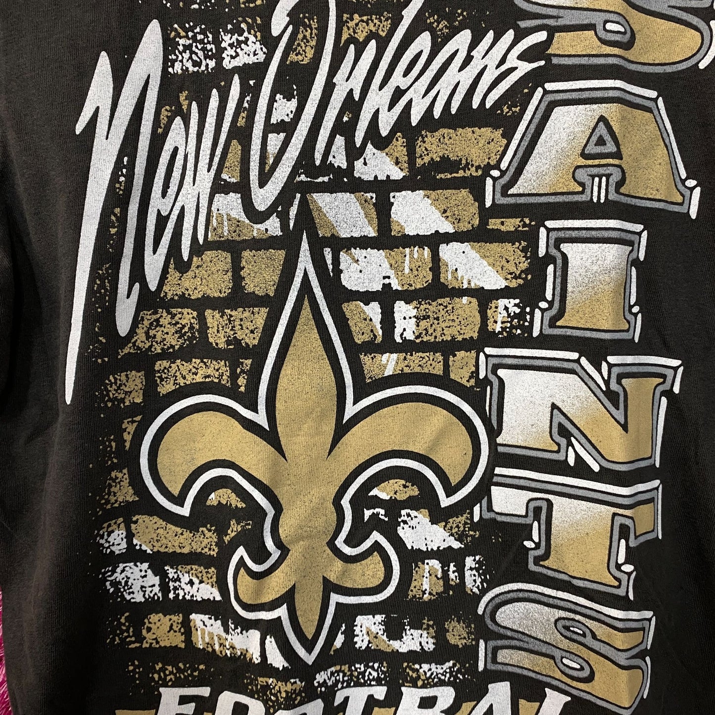 Junk Food Women's New Orleans Saints Brick Vintage Style T-Shirt XS