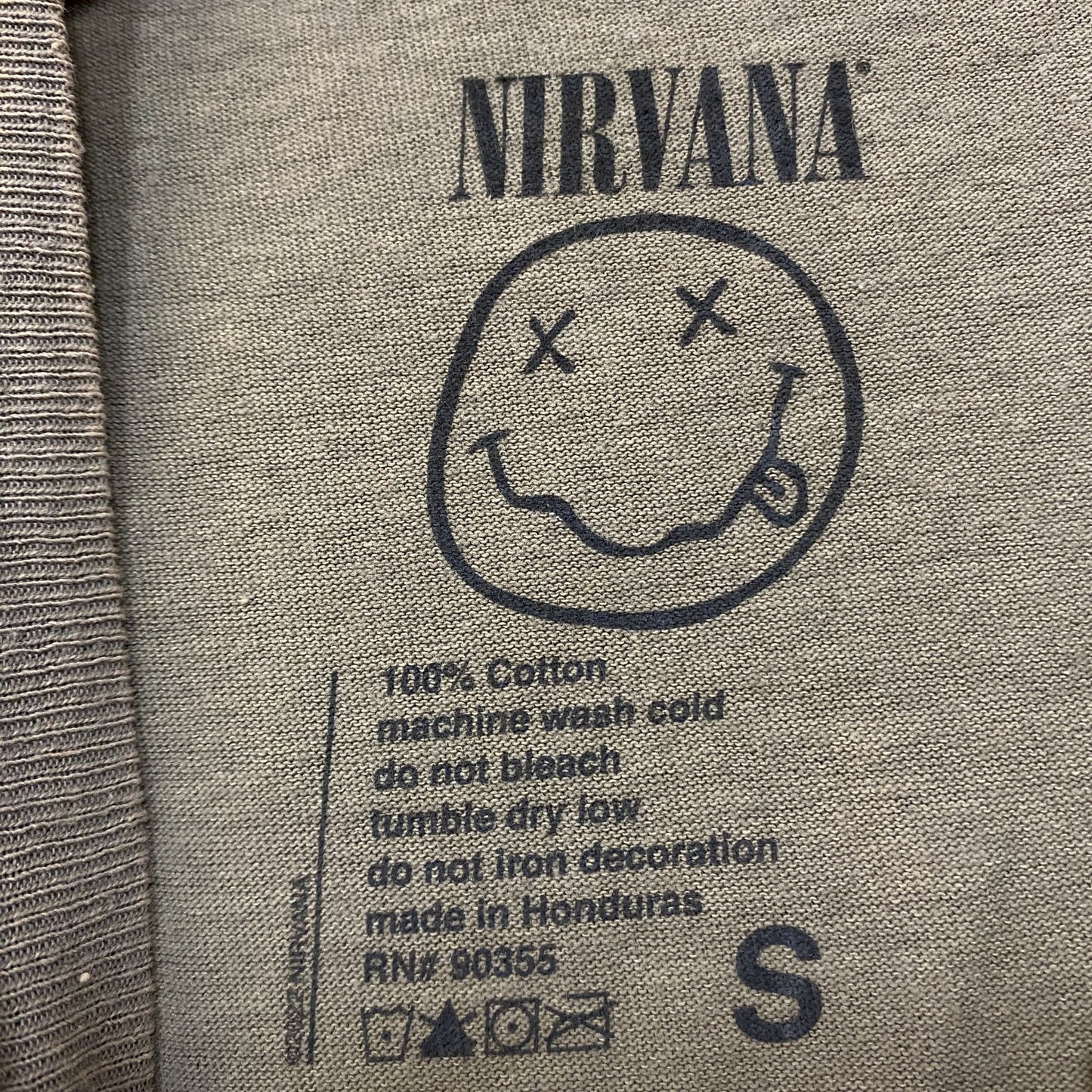 Nirvana Nevermind Grunge Rock Tshirt size Small
