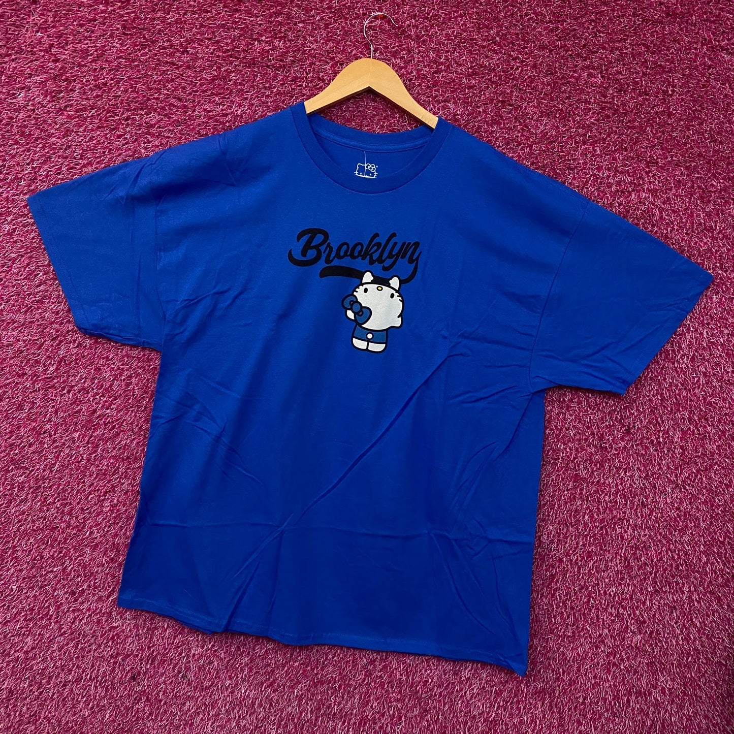 Sanrio Hello Kitty Brooklyn Cute Graphic T-Shirt XL