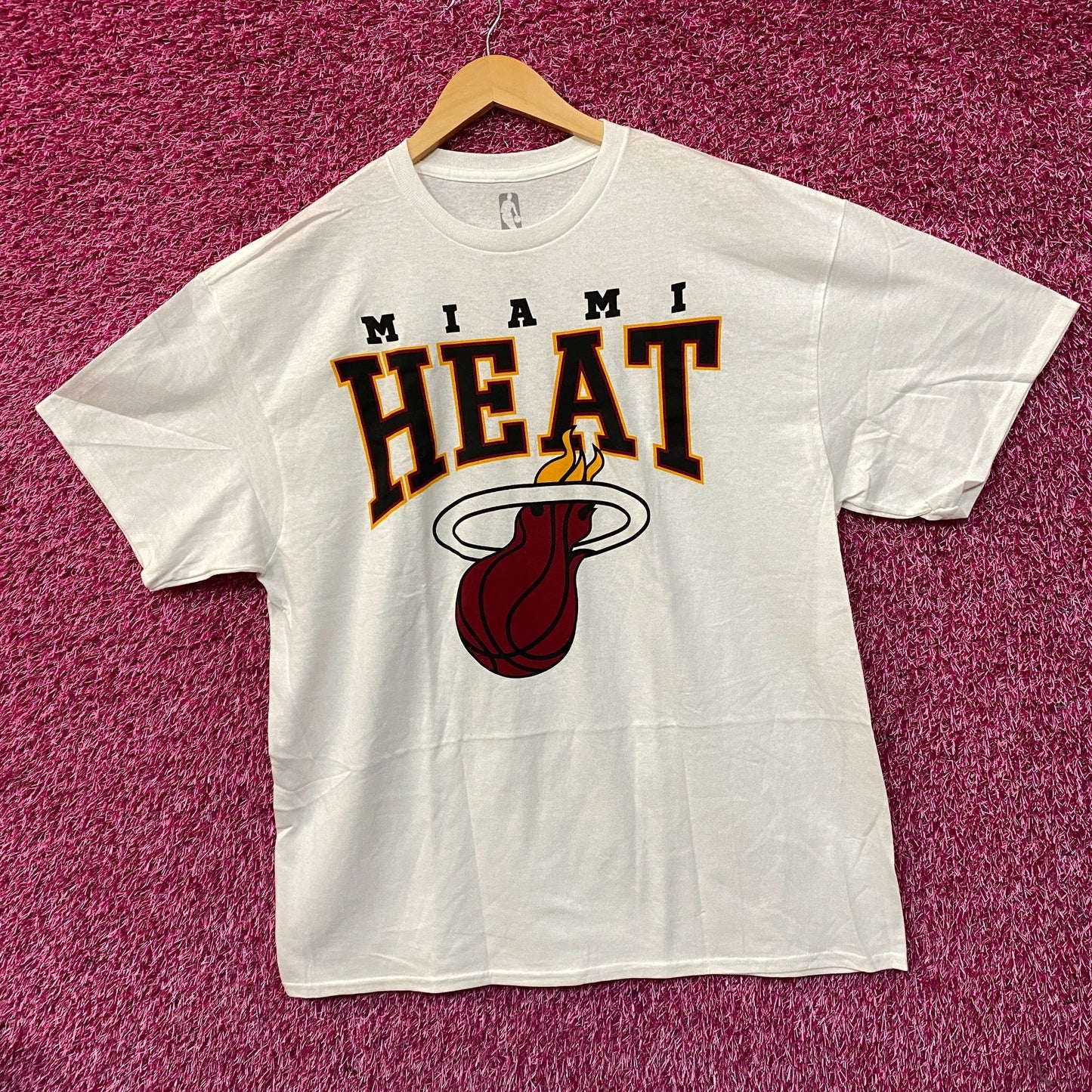 Miami Heat NBA Basketball Flaming Ball Logo T-shirt Size 0