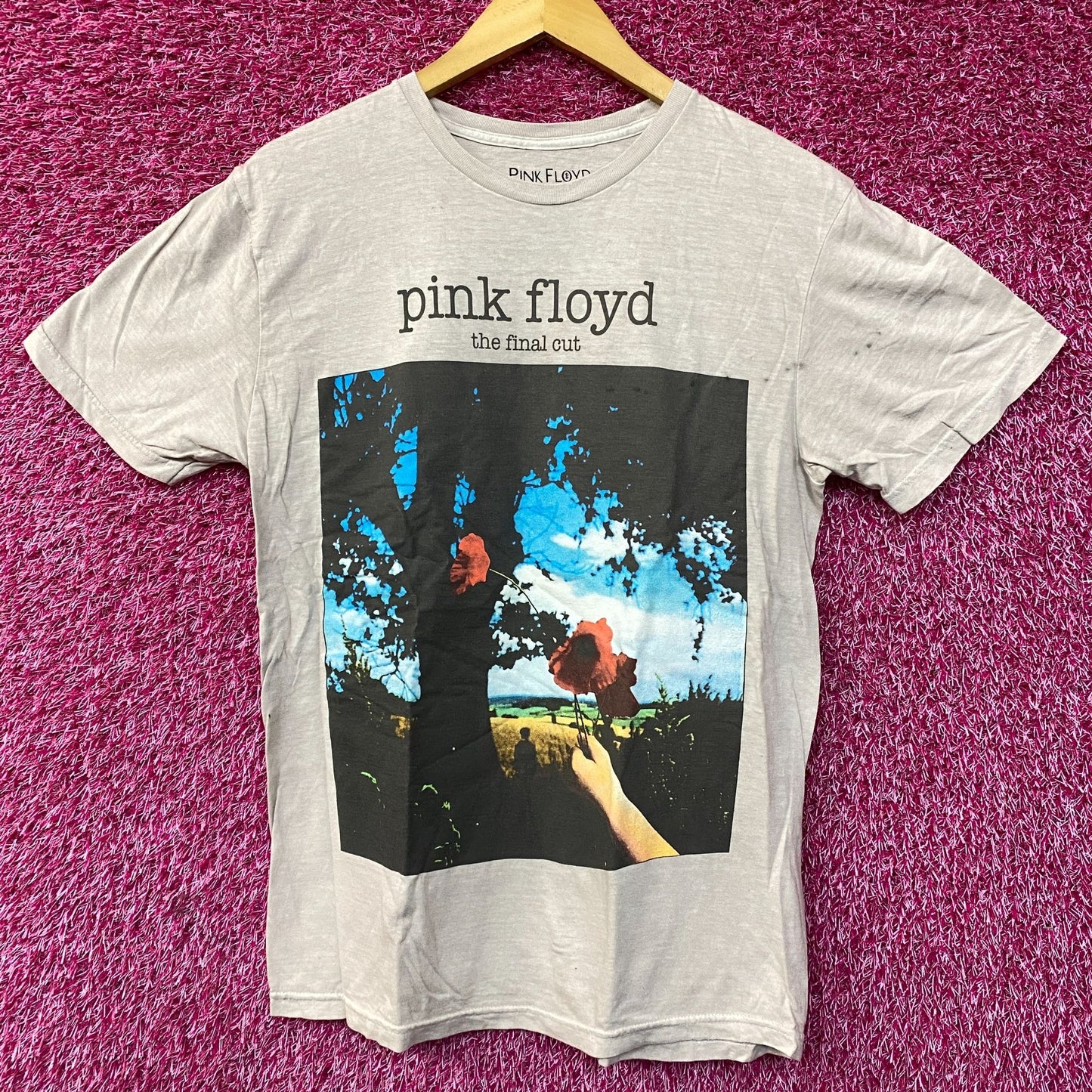 Pink Floyd The Final Cut Album Cover T-Shirt Medium
