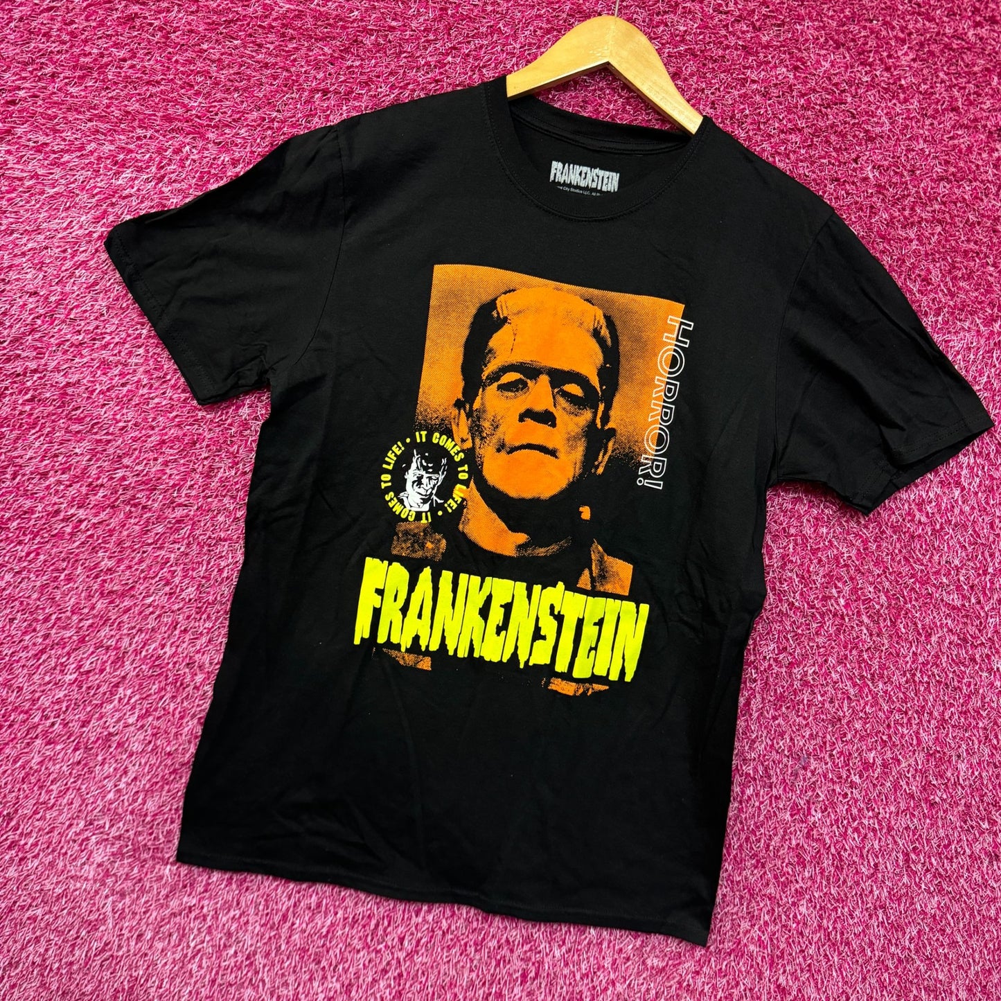 Frankenstein Its Alive Universal Monster Horror Movie Tee M