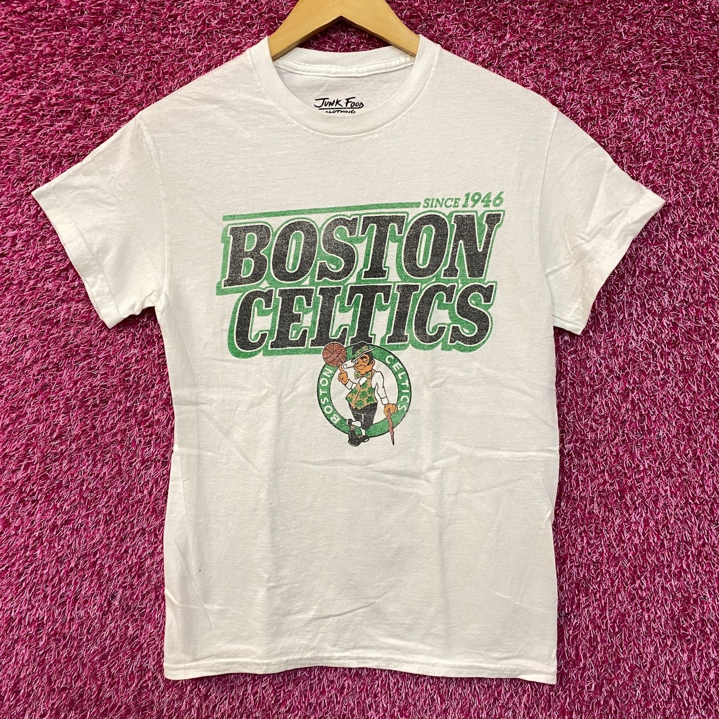 Junk Food Clothing Boston Celtic Lucky The Leprechaun T-Shirt XS