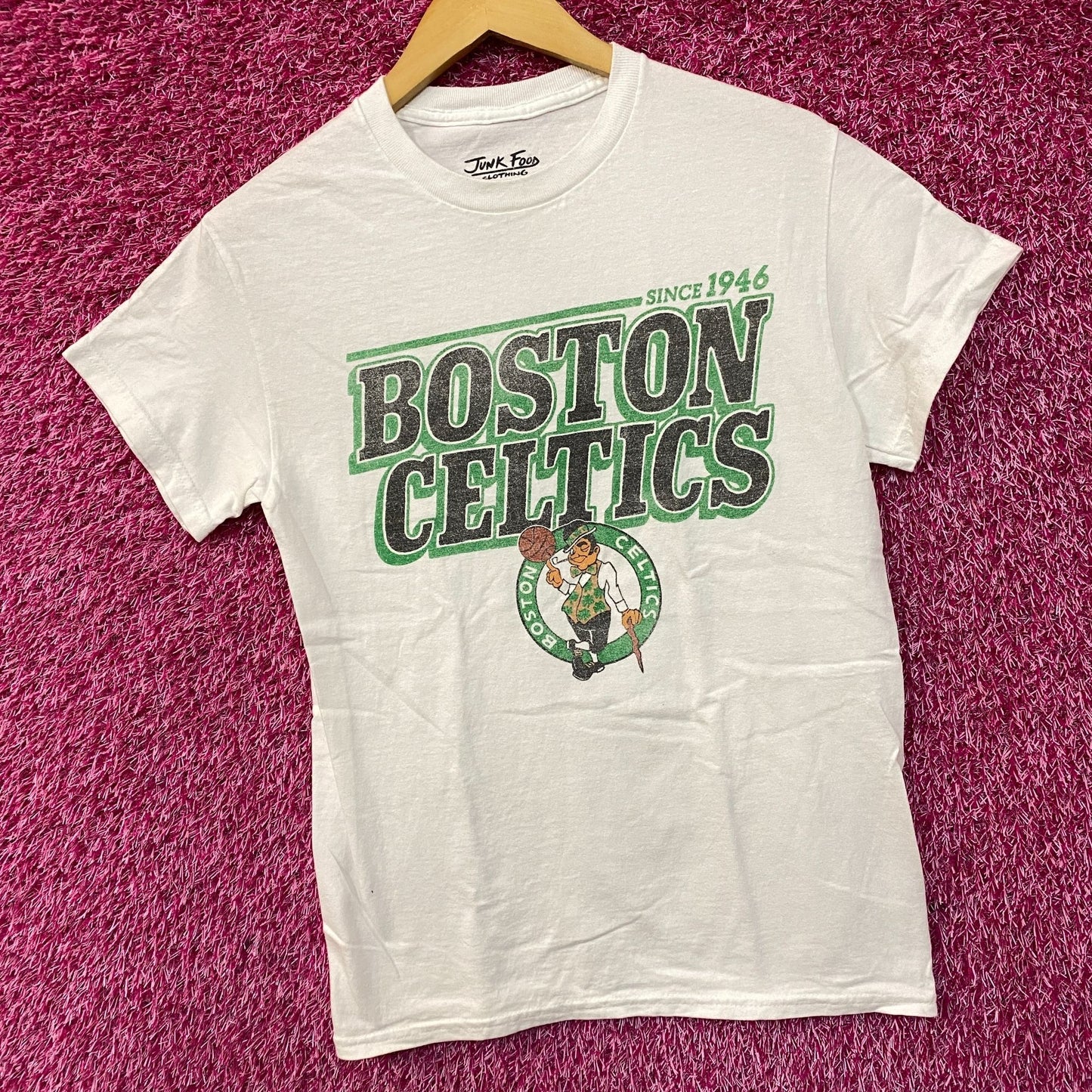 Junk Food Clothing Boston Celtic Lucky The Leprechaun T-Shirt XS