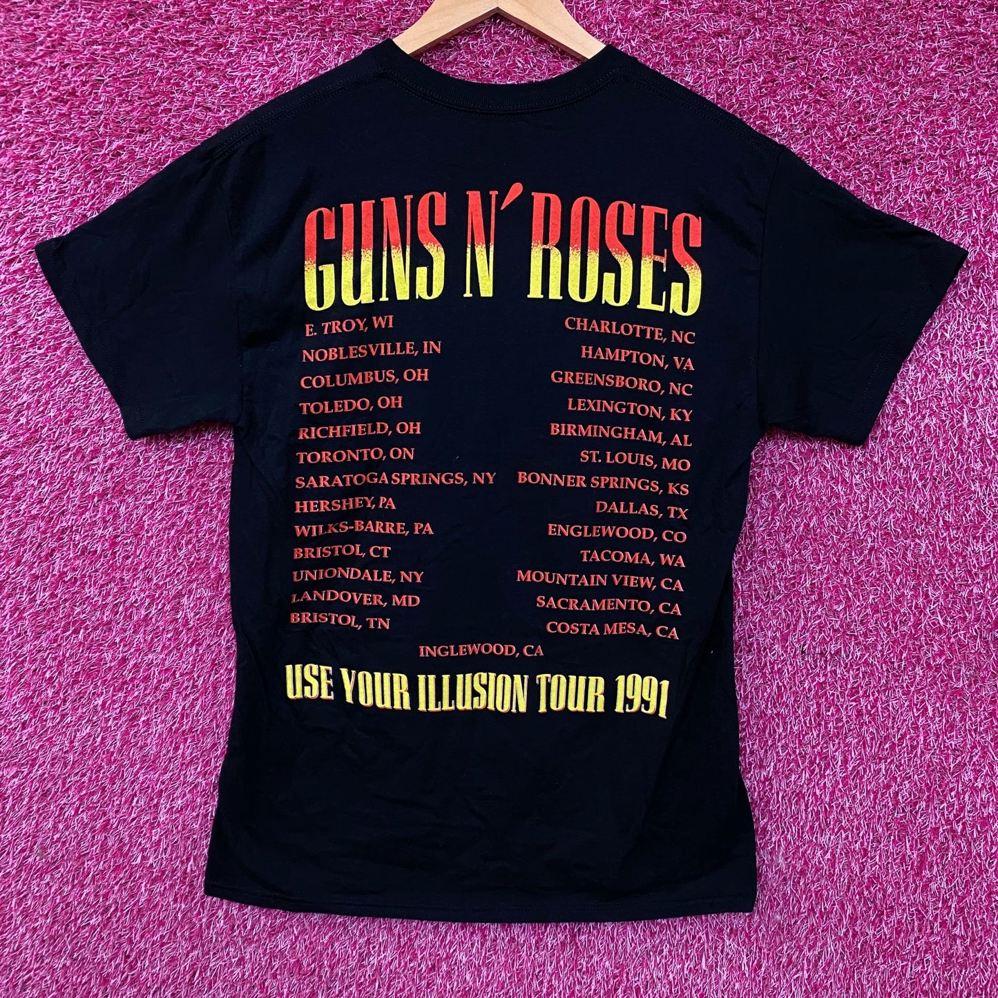 Guns N' Roses Use Your Illusion 1991 Tour Rock T-Shirt Medium
