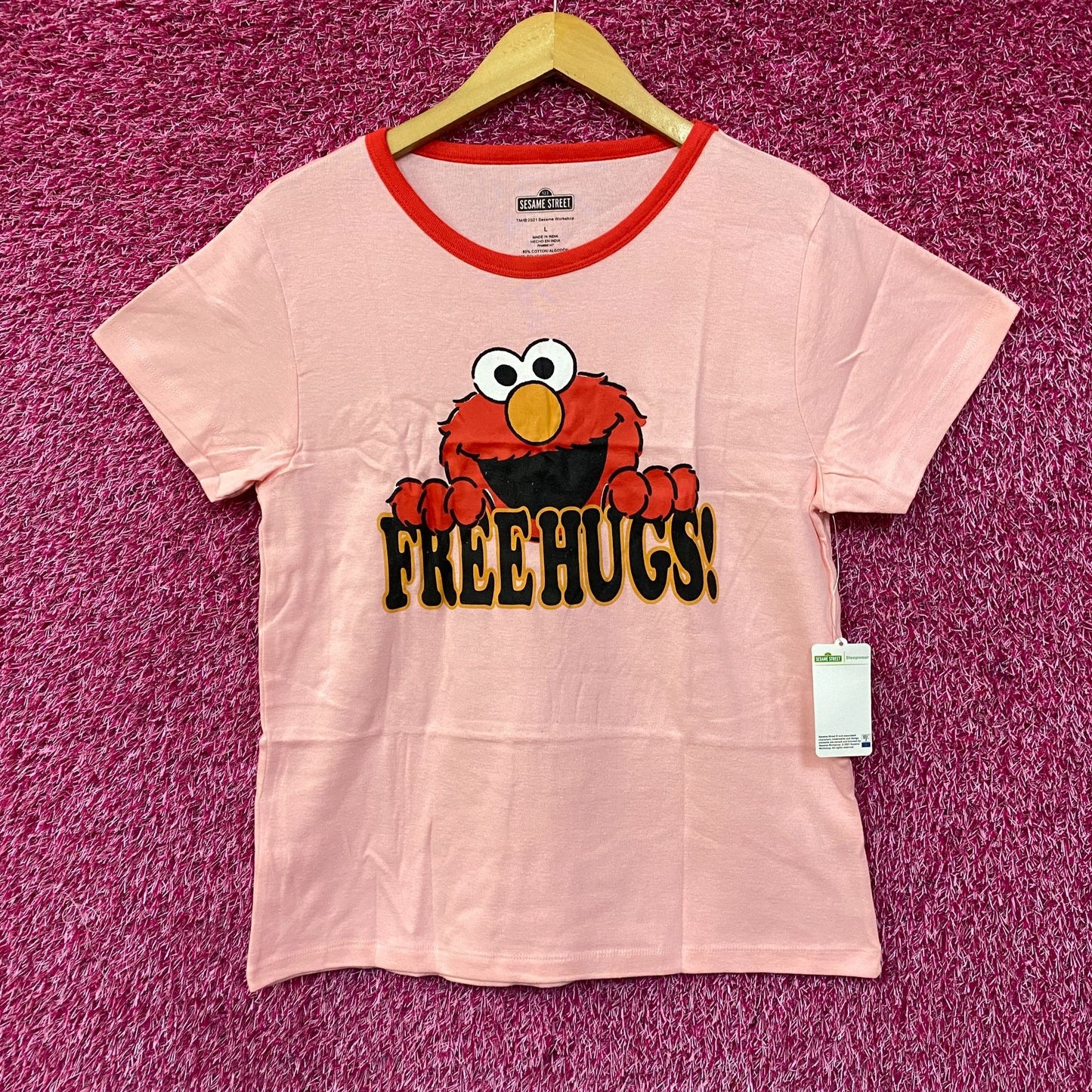 Sesame Street Elmo Free Hugs Graphic Pajama Set Large