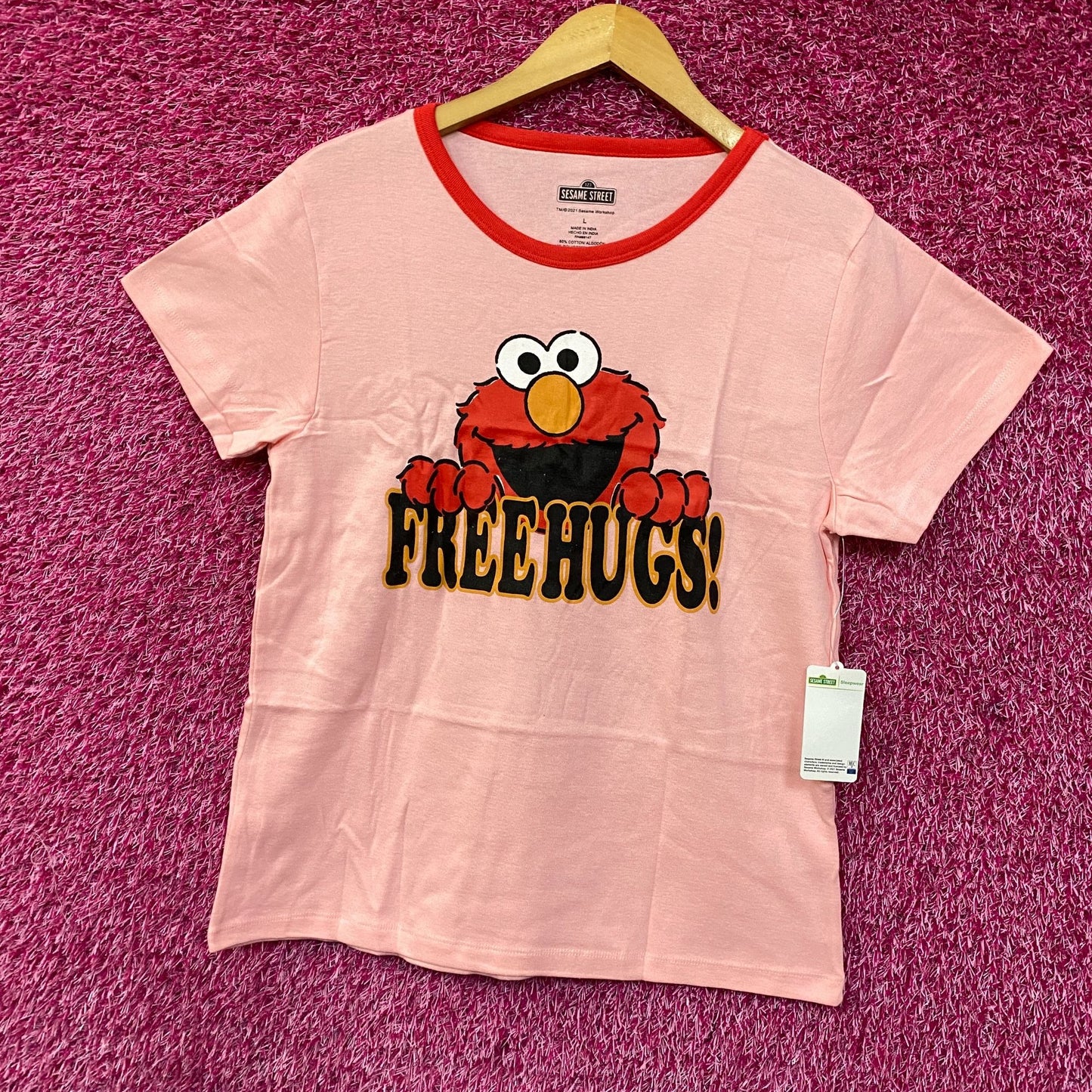 Sesame Street Elmo Free Hugs Graphic Pajama Set Large