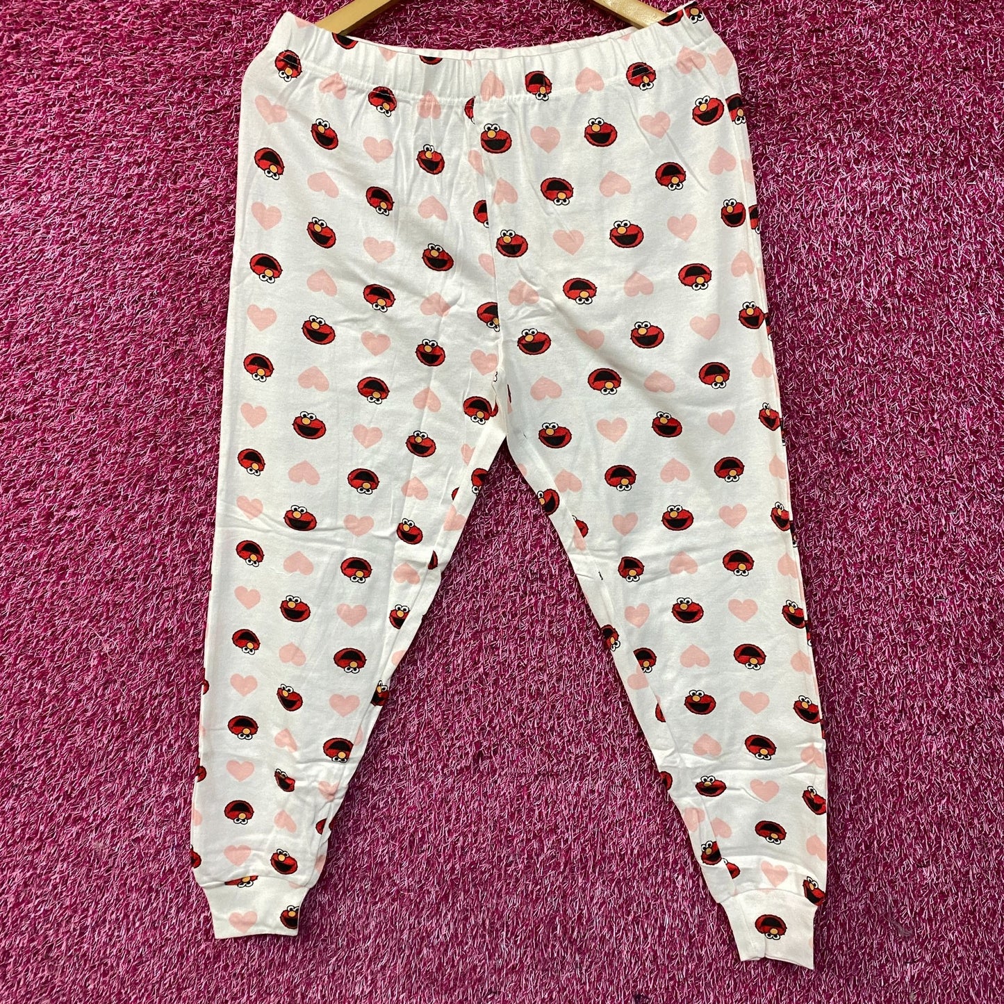 Sesame Street Elmo Free Hugs Graphic Pajama Set Large