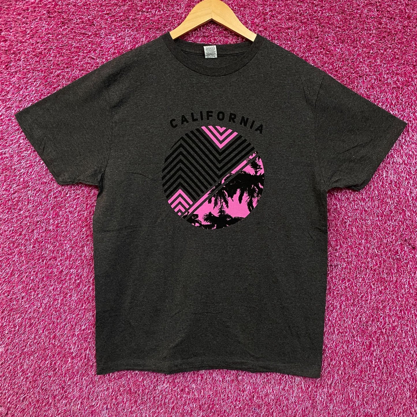 California Retrowave Graphic T-Shirt Large