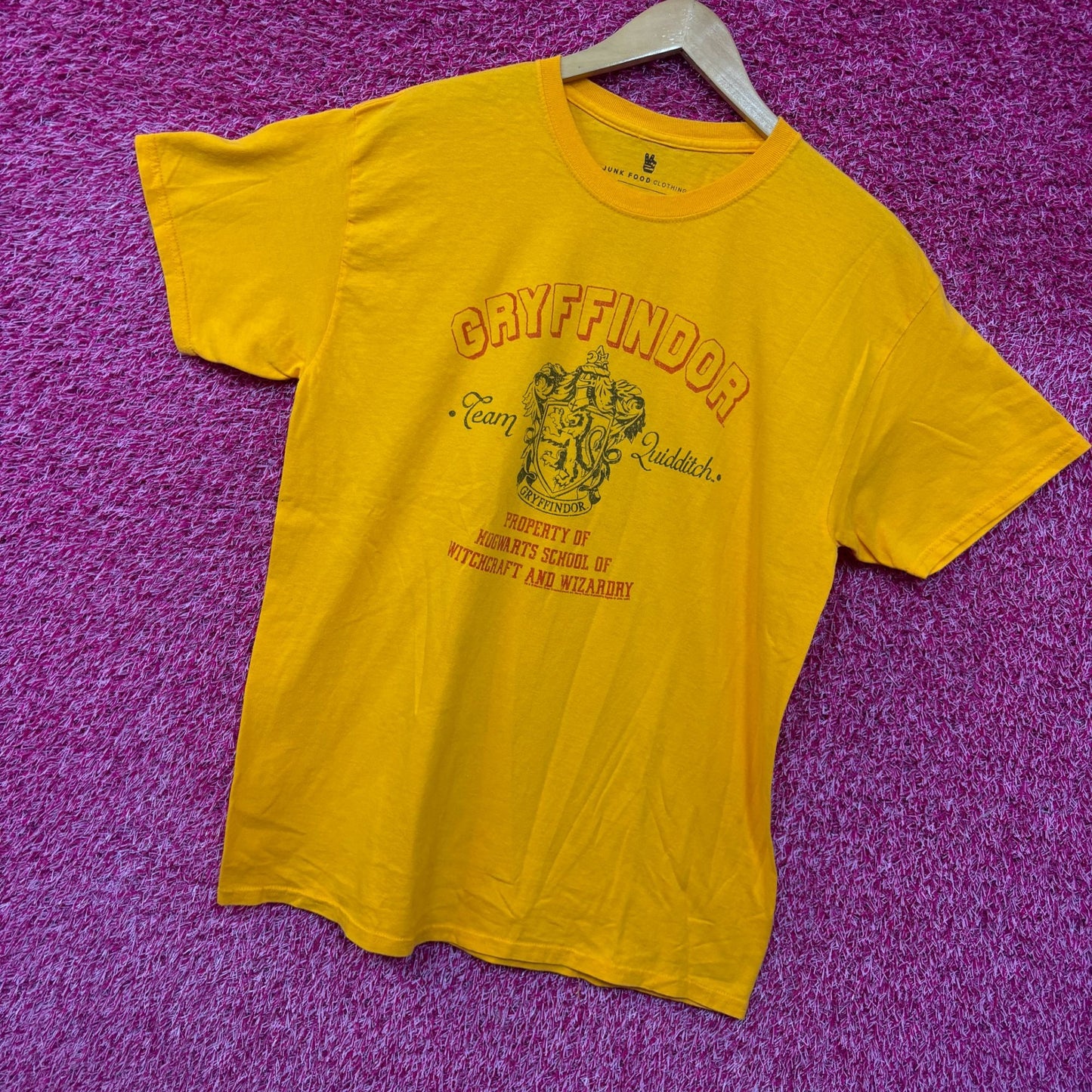 Harry Potter Gryffindor Team Quidditch Tshirt Size medium