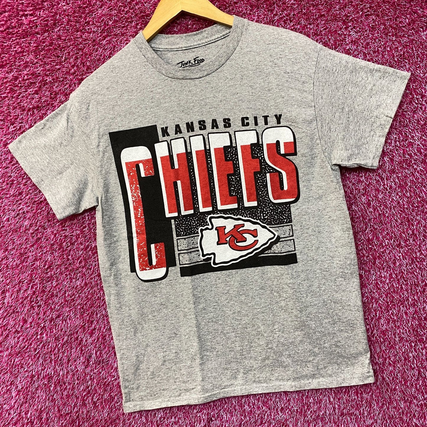 Junk Food NFL Kansas City Chiefs Complete T-Shirt Small