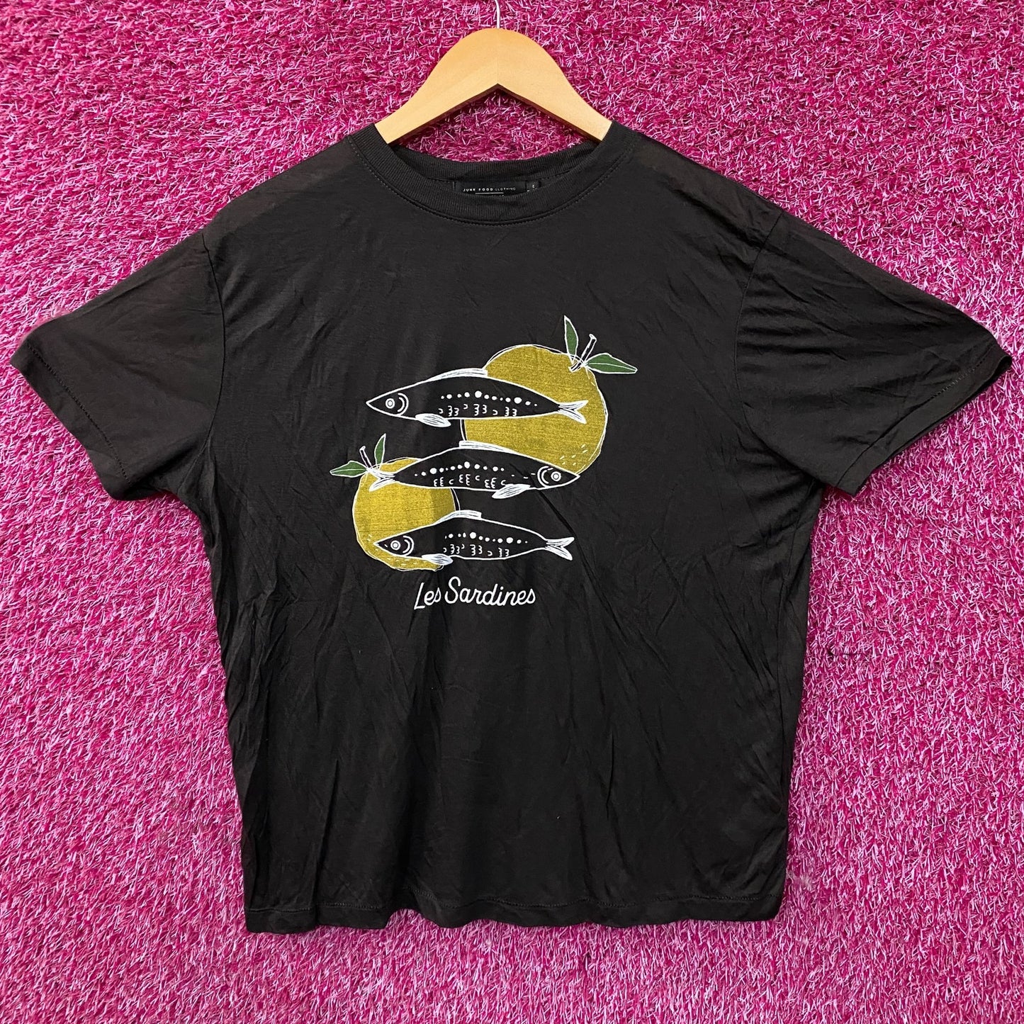 Junk Food Women's Les Sardines Vintage Style Tissue Tee Medium