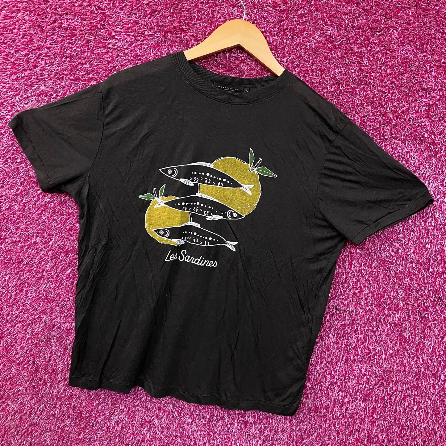 Junk Food Women's Les Sardines Vintage Style Tissue Tee Medium