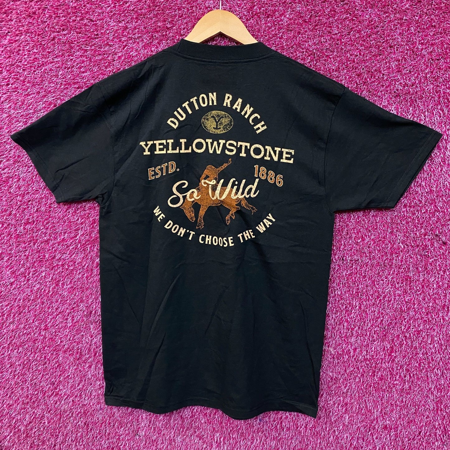 Yellowstone Dutton Ranch "So Wild" Graphic T-Shirt Medium