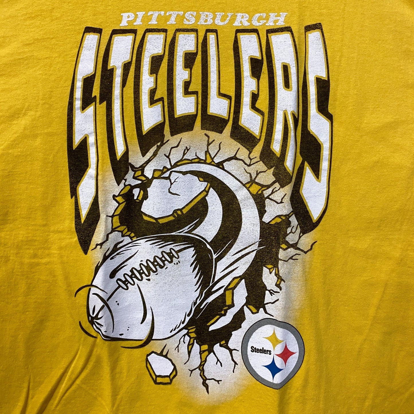 Junk Food Pittsburgh Steelers Football tshirt size Large
