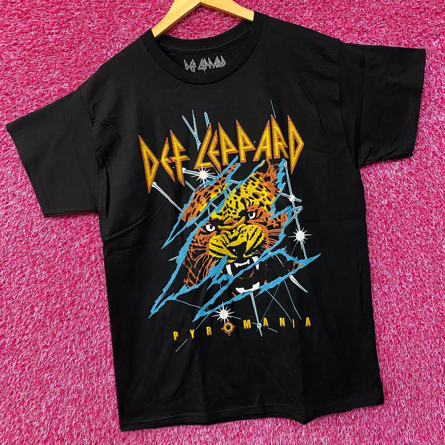 Def Leppard Pyromania Album Cover Art T-Shirt Large