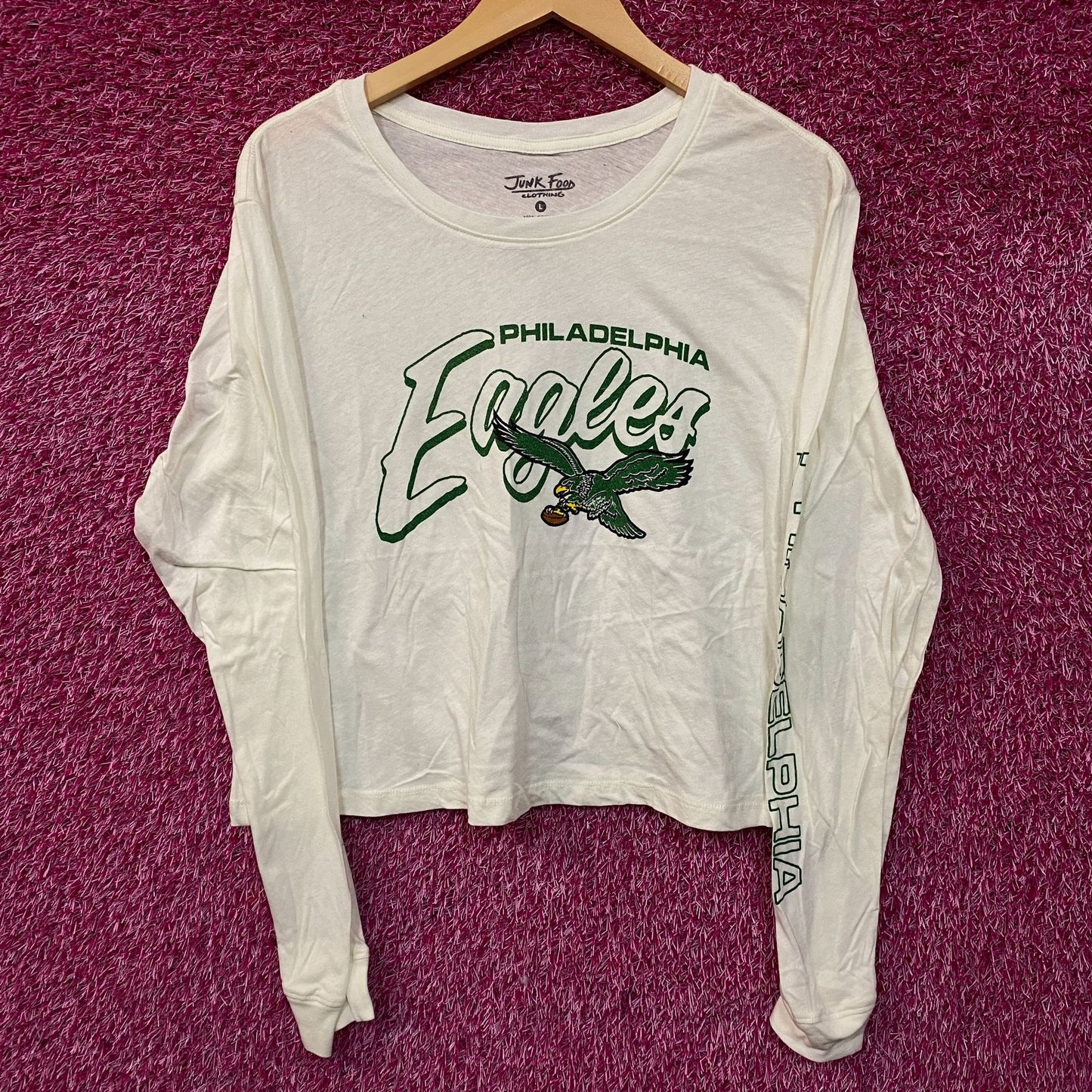 Junk Food Clothing NFL Philadelphia Eagles Touchdown Long Sleeve Cropped T-Shirt Large