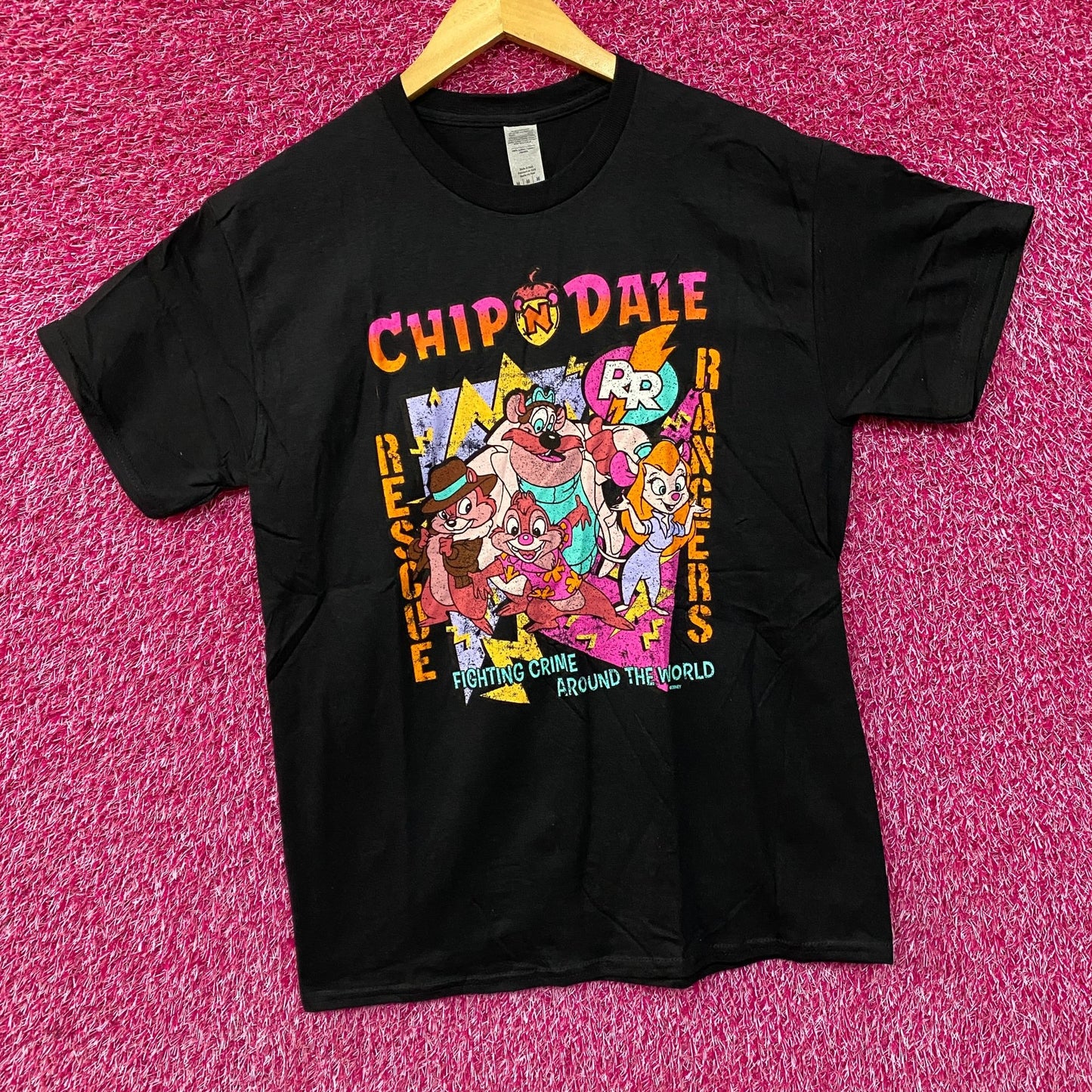 Disney's Chip & Dale Fighting Crime Around The World Graphic T-Shirt Medium