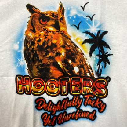Hooters Delightfully Tacky Yet Unrefined T-Shirt Large