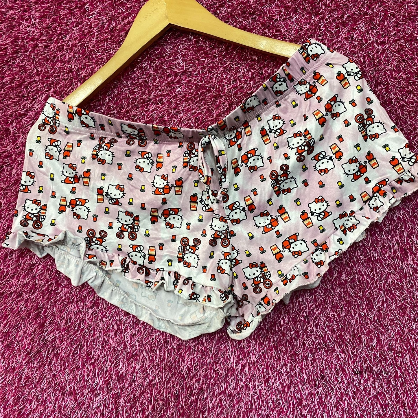 Hello Kitty X Nissin Cup Noodles Cute Set Pajamas Large