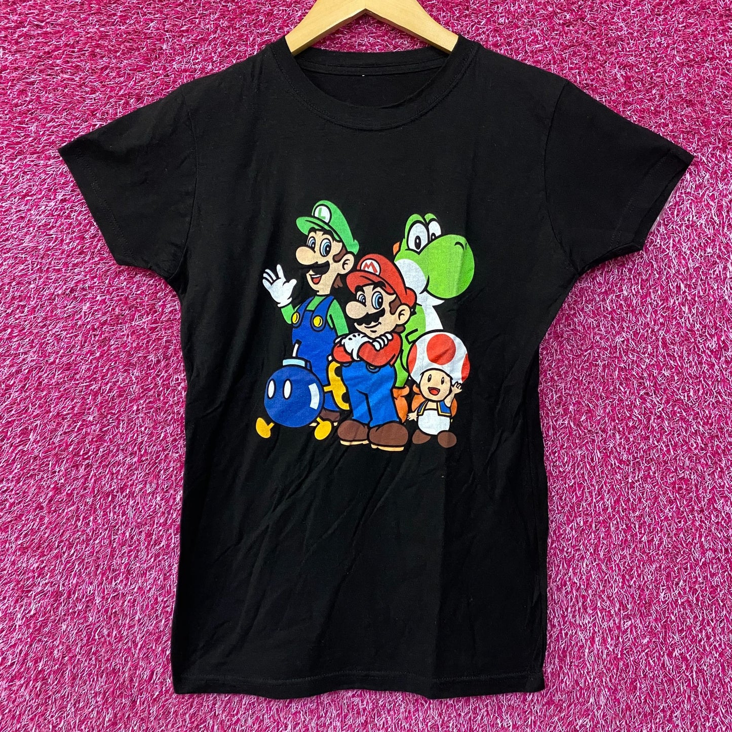 Nintendo Super Mario Theme Graphic Design T-Shirt Small