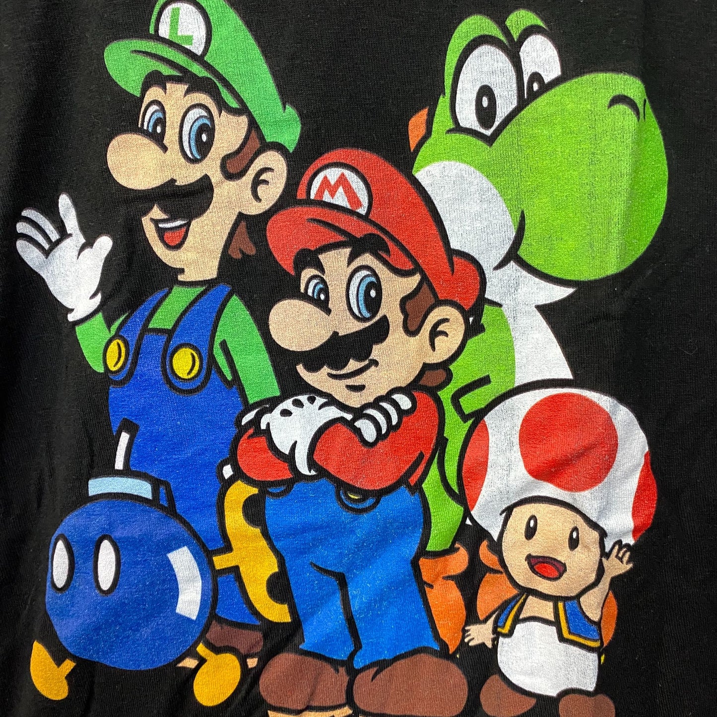 Nintendo Super Mario Theme Graphic Design T-Shirt Small
