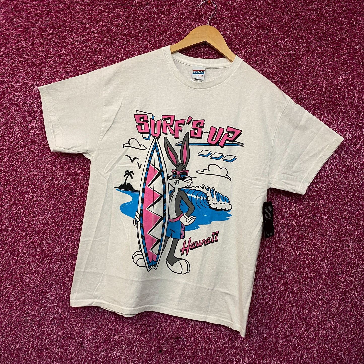 Junk Food Clothing Looney Tunes Bugs Bunny "Surf's Up Doc" Vintage Style Tee Medium