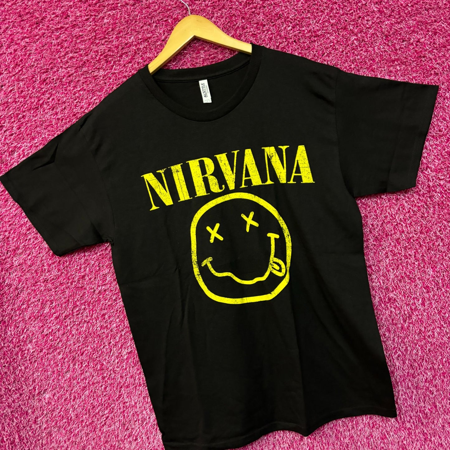 Nirvana Never Mind Smiley Face grunge Rock Tshirt size large