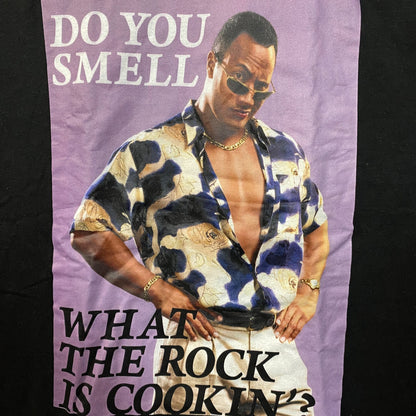 WWE The Rock 'Do Ya Smell What The Rock Is Cookin' Graphic DesignT-Shirt Large