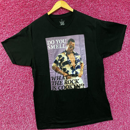 WWE The Rock 'Do Ya Smell What The Rock Is Cookin' Graphic DesignT-Shirt Large