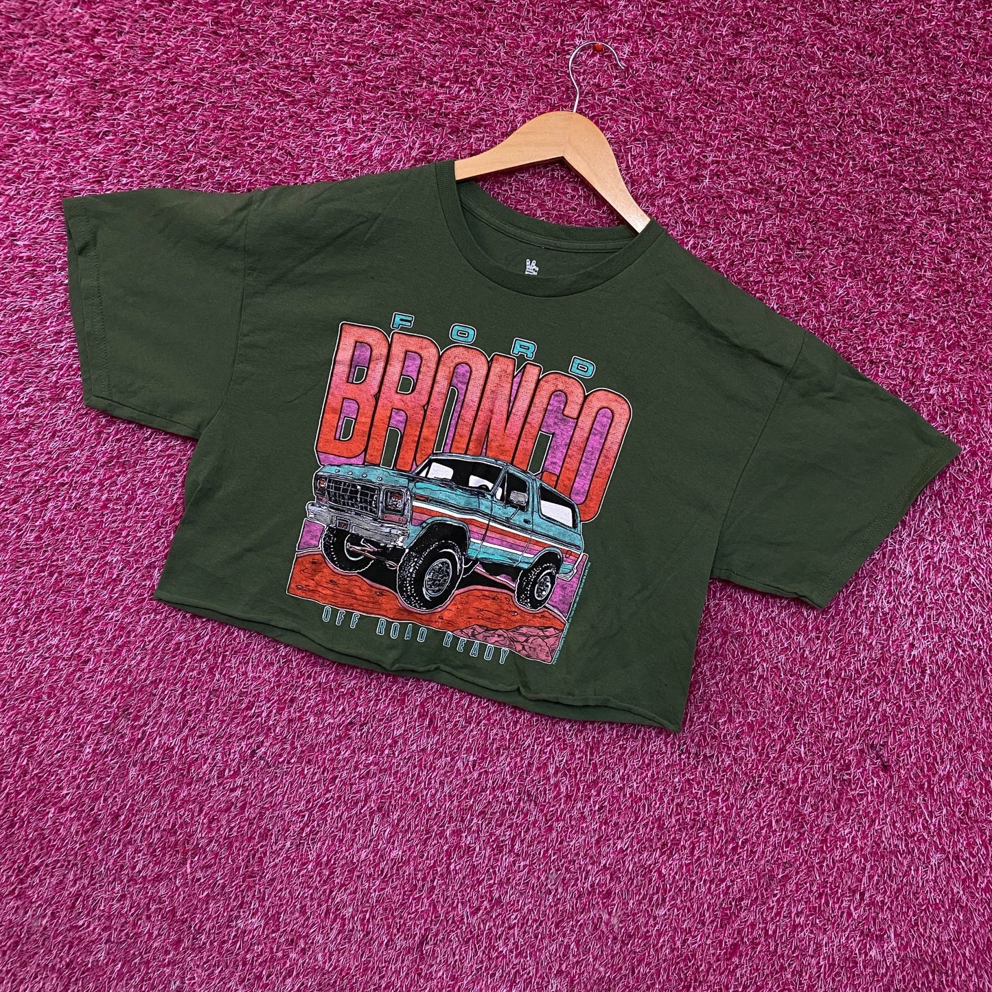 Junk Food Clothing Ford Bronco Off Road Ready Flea Market Women's Crop Tee Small