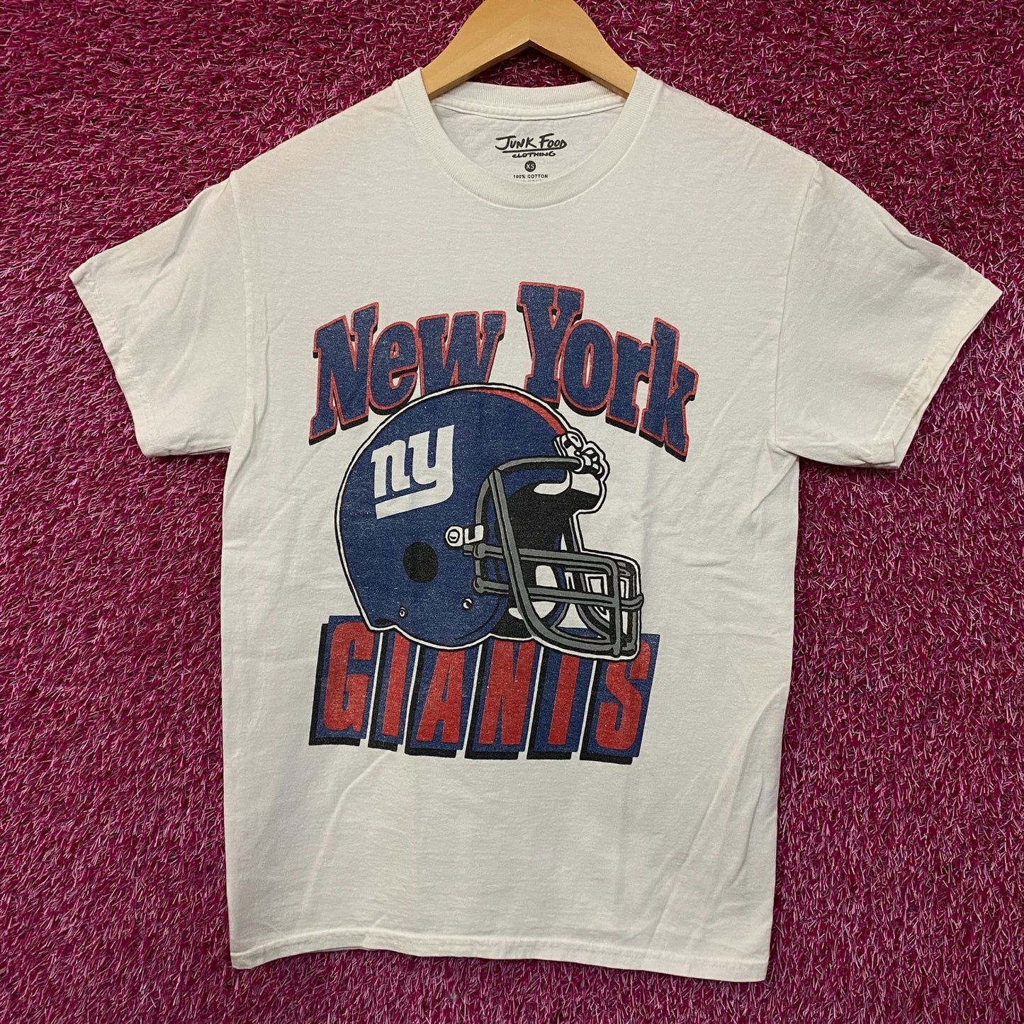 Junk Food Clothing NFL New York Giants Throwback Helmet Logo T-Shirt XS