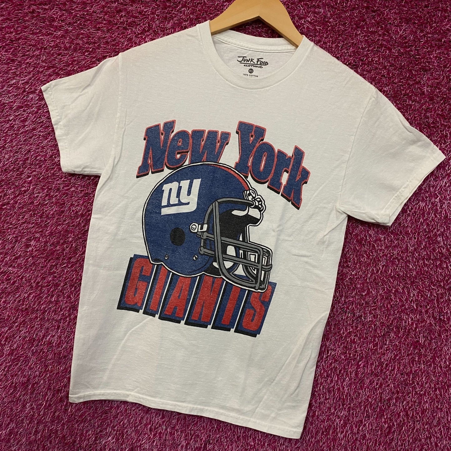 Junk Food Clothing NFL New York Giants Throwback Helmet Logo T-Shirt XS