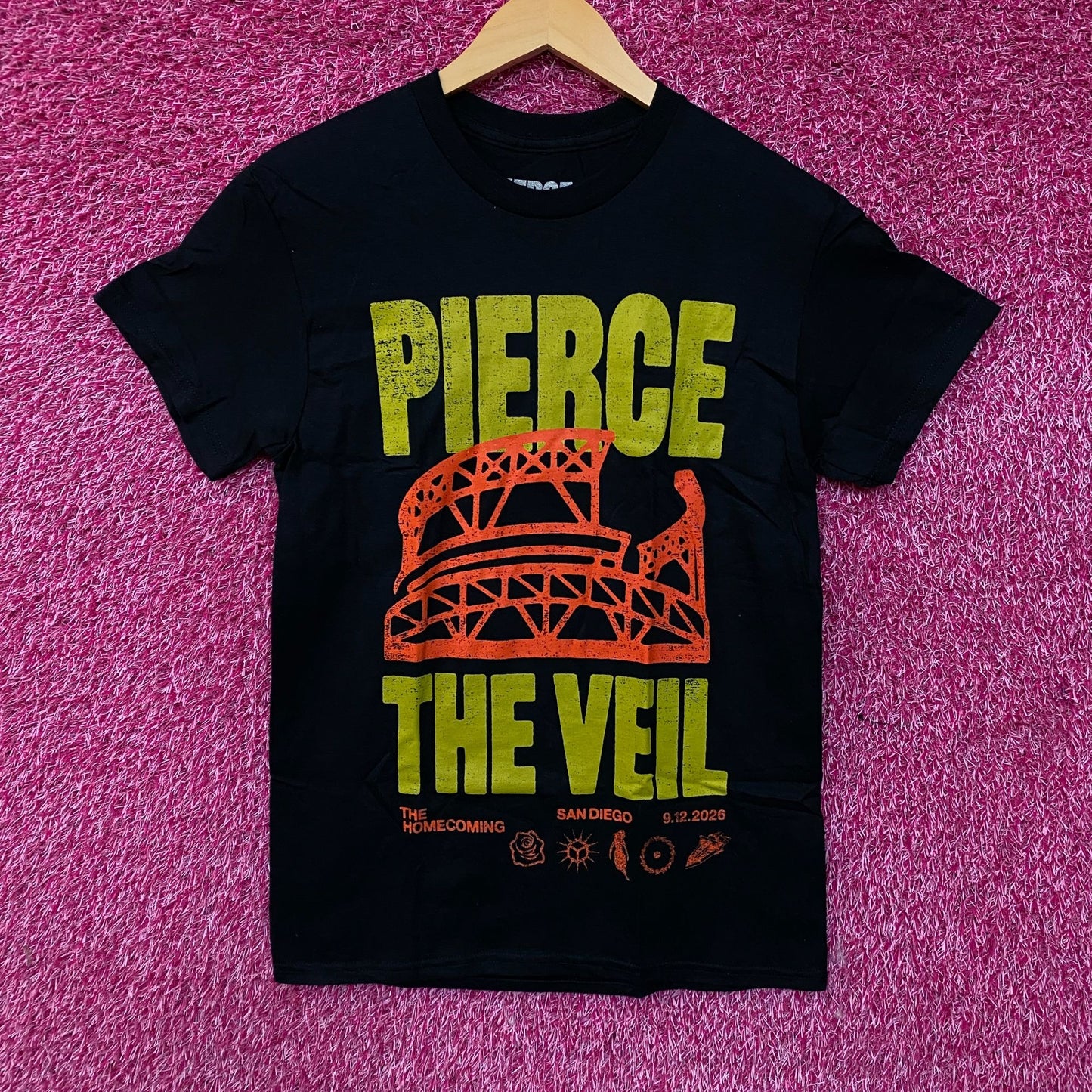 Pierce The Veil Homecoming Petco Park Graphic T-Shirt Small