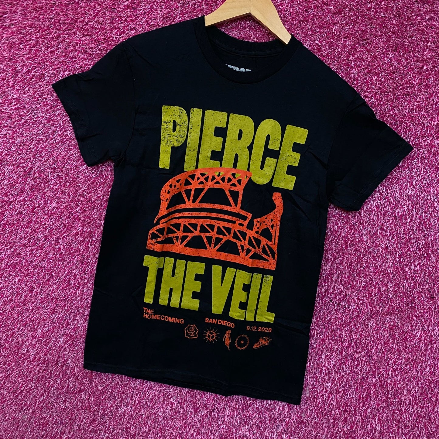 Pierce The Veil Homecoming Petco Park Graphic T-Shirt Small