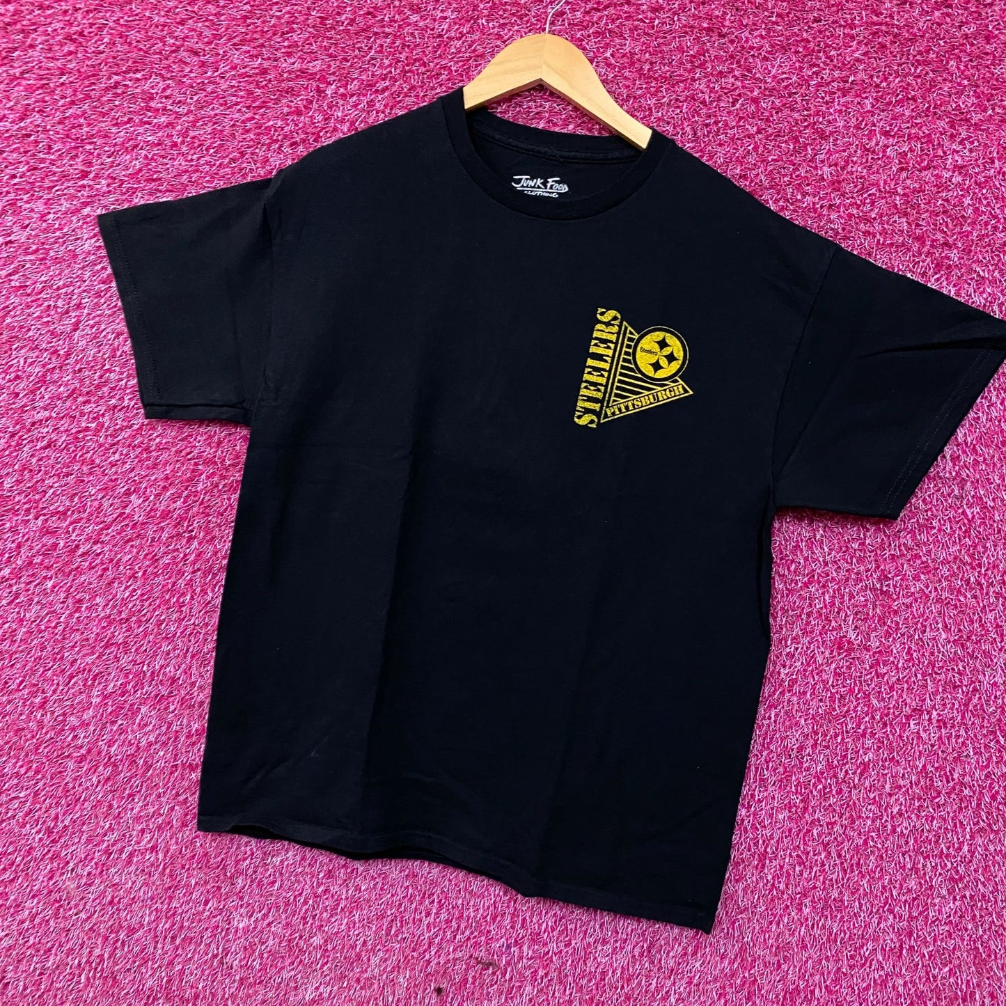 Junk Food Clothing Pittsburgh Steelers Graphic T-Shirt Medium