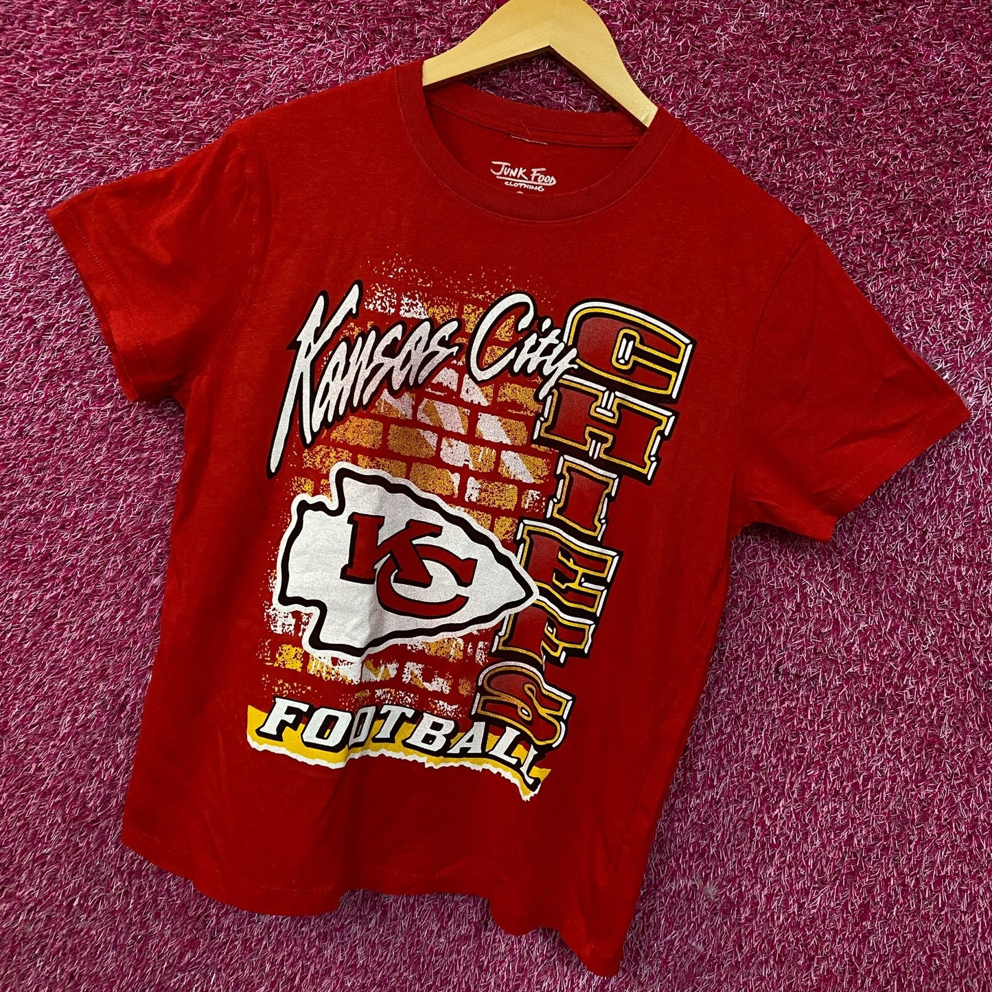 Junk Food Clothing Women's Kansas City Chiefs Logo T-Shirt Medium
